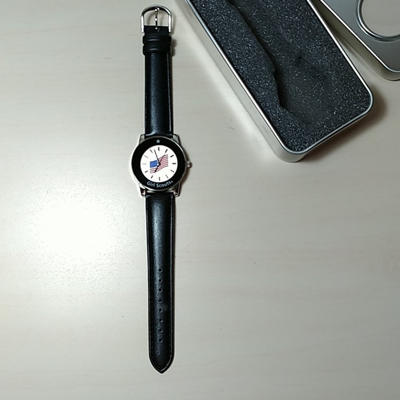 Girl Scout watch. - Picture 3 of 4
